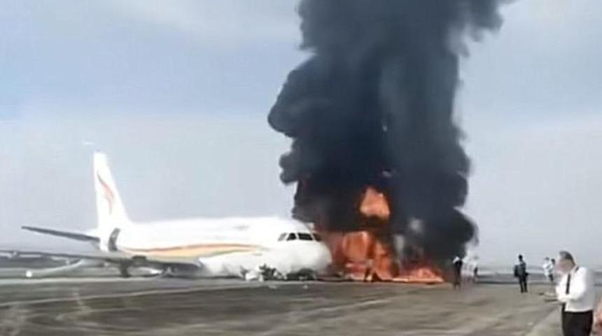 İçinde 122 kişi vardı! Uçak kalkış sırasında alev aldı