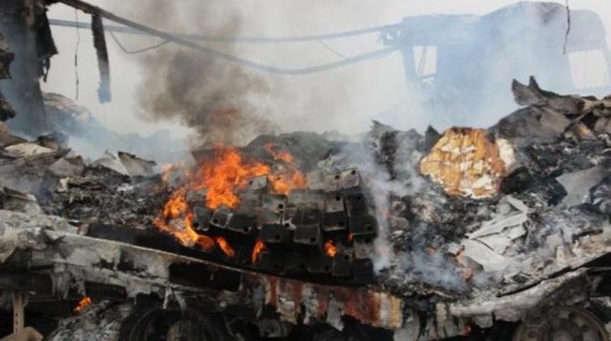 PKK'lılar Tendürek Dağı geçidinde 6 TIR'ı yaktı