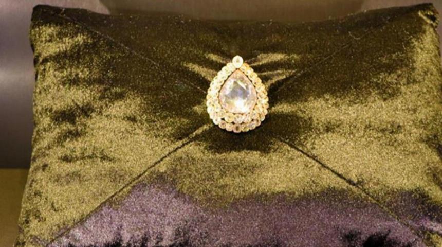 Kaşıkçı Elması çalındı mı? Milli Saraylar'dan açıklama! Kaşıkçı Elması kayıp mı? Çalındığı iddiaları doğru mu?