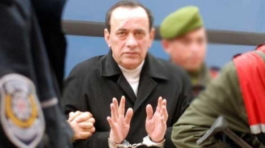 Alaattin &Ccedil;akıcı ile DHKP-C'li mahkum arasında kavga &ccedil;ıktı