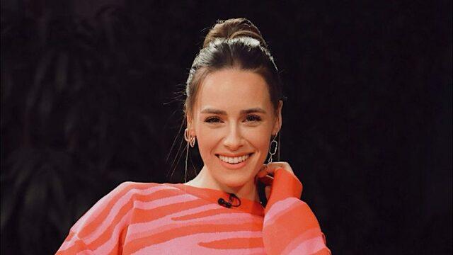 Survivor Panorama yorumcusu Damla Can'dan göbek dekolteli poz! Bebektin şimdi taş bebek oldun