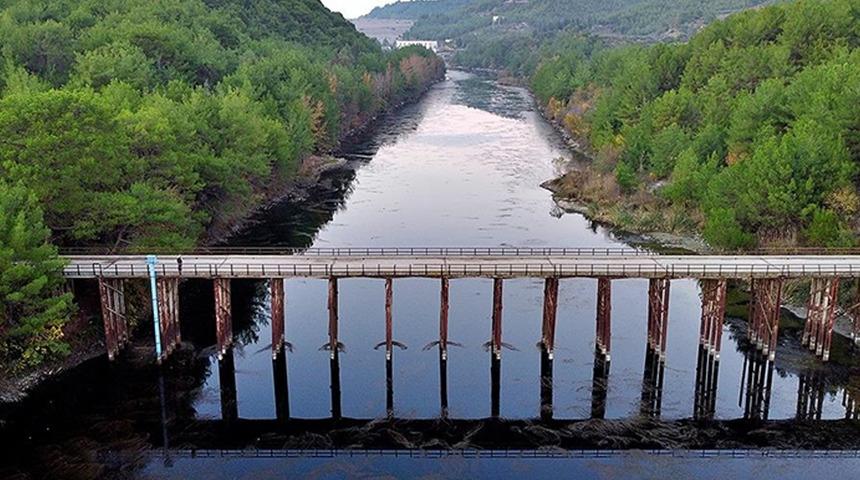 Ceyhan Nehri'ne giren çocuk kayboldu!