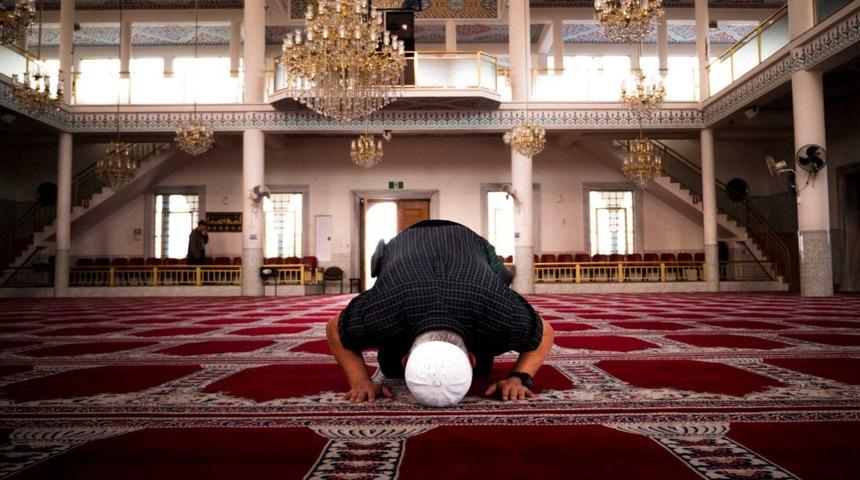 Cuma namazı kaç rekattır, nasıl kılınır? İşte adım adım CUMA NAMAZI KILINIŞ ŞEKLİ!