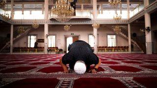 Cuma namazı kaç rekattır, nasıl kılınır? İşte adım adım CUMA NAMAZI KILINIŞ ŞEKLİ!