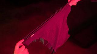 Cinsel ilişkiye girerken iç çamaşırınızı çıkarmanıza gerek yok!