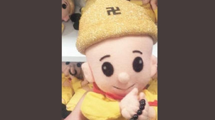 Bolu’daki dinlenme tesisinde eli tespihli Nazi bebeği 