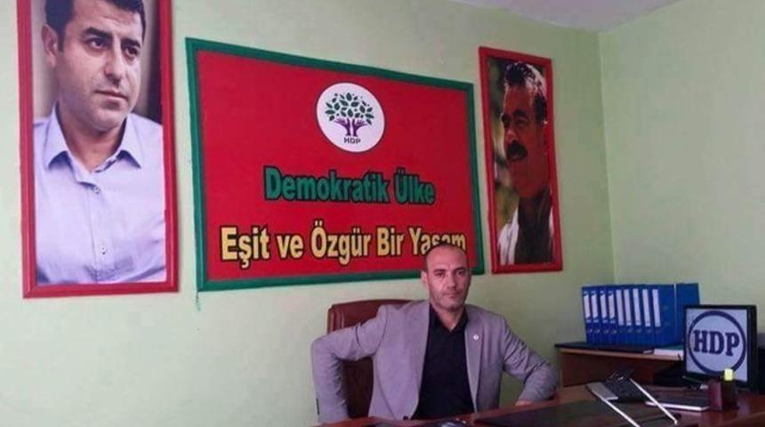 2 kişiyi dağa g&ouml;t&uuml;rmek isteyen HDP&rsquo;li başkan tutuklandı