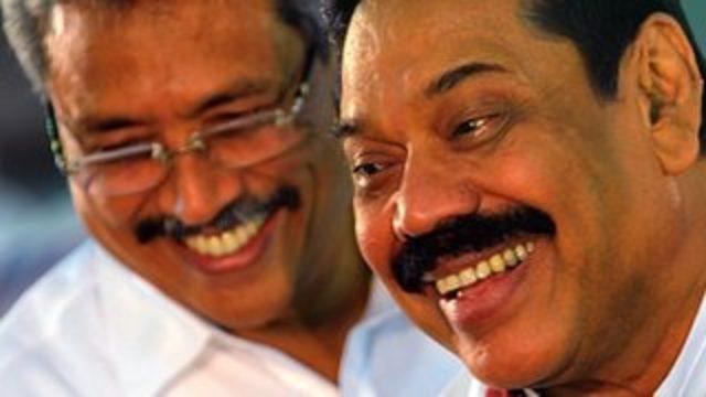 Sri Lanka krizi: Tamil Kaplanları'nın isyanını bastırarak popülerleşen Rajapaksa kardeşler şimdi neden 'kötü adam' oldu?