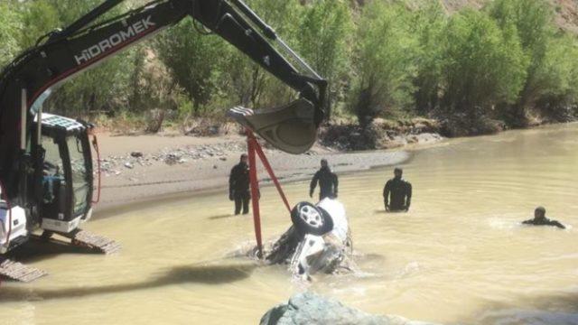 15 gün oldu! Oltu Çayı'nda kaybolan otomobile ulaşıldı, kayıp şahıs aranıyor