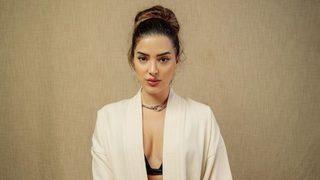 Fenomen Ala Tokel paylaştı: Sütyen giymiyorum