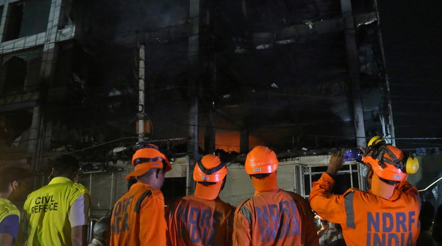 Hindistan'da katliam gibi yangın: 27 kişi öldü!