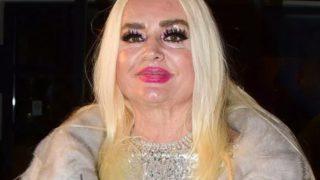 Banu Alkan kendine iltifat etti! Göğüs dekolteli videosunun altına bakın ne yazdı...