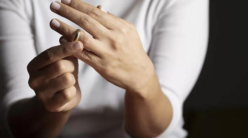 Eşinin maaşına el koyunca mahkemelik oldu! 'Tüm itirazları yersizdir'