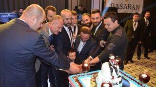 Köksal Baba’ya görkemli doğum günü kutlaması