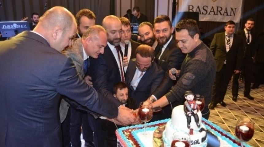 Köksal Baba’ya görkemli doğum günü kutlaması