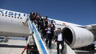 Rize-Artvin Havalimanı'nda tarihi anlar! Heyecanla beklenen açılış öncesi ilk yolcu uçağı iniş yaptı