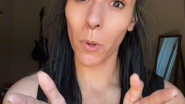 Sosyal medyada olay yarattı! Haftada bir kez duş aldığını söyleyen kadından itiraf: Kocam buna aldırmıyor