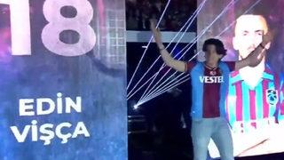 Şampiyonluk kutlamasında ilginç an! Enis Destan sahneye çıktığı anda...