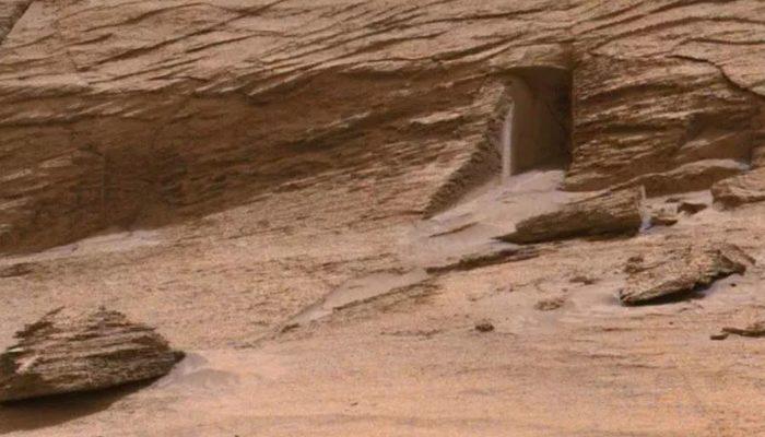 Mars'tan gelen gizemli kapının fotoğrafı dünyayı sallamıştı! Bilim insanları gerçeği açıkladı