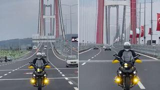 İstanbul Valisi Ali Yerlikaya 1915 Çanakkale Köprüsü'nden motosikletle geçti