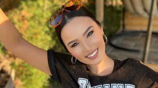 Eski Çarkıfelek hostesi Emel Özkızıltaş'tan mini etekli paylaşım!