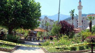 Cami bahçesinde cinayet! Poğaça yerken kurşun yağdırdı