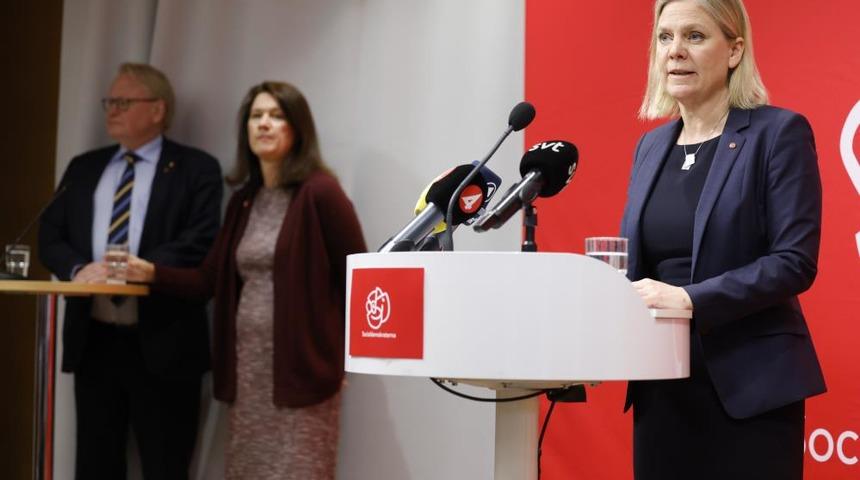 Finlandiya'dan sonra İsveç'ten de NATO üyeliği kararı geldi