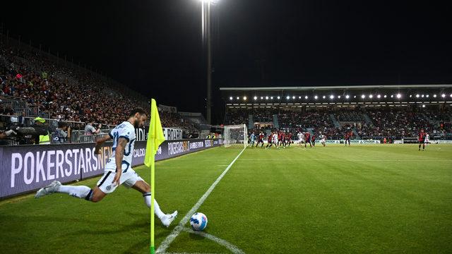 Son dakika: Zlatan Ibrahimovic'ten Hakan Çalhanoğlu'na gönderme! Mikrofonu aldı ve...