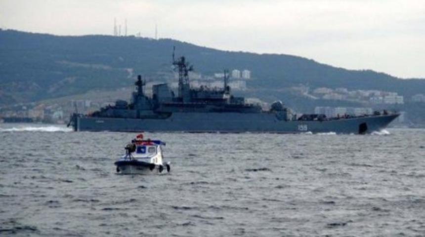 Rus gemisinden Türk teknesine uyarı ateşi