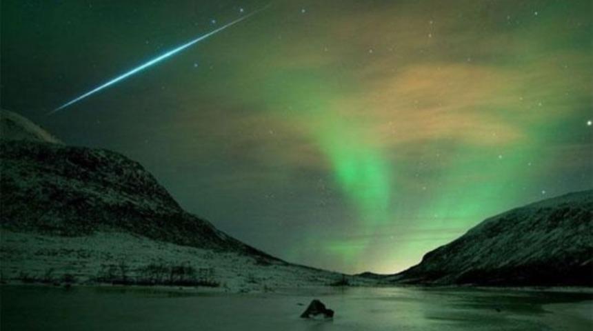 D&uuml;nya, Geminid meteor yağmuruna kilitlendi