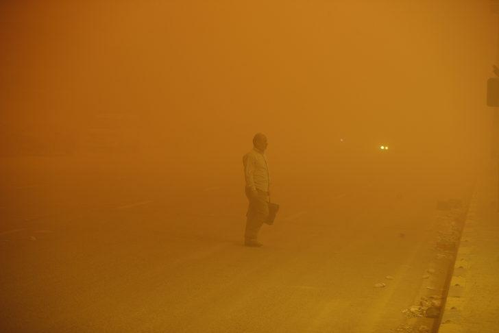 Göz gözü görmedi! Irak’taki kum fırtınasından inanılmaz görüntüler G3
