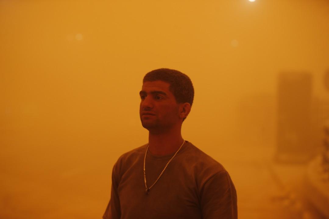 G&ouml;z g&ouml;z&uuml; g&ouml;rmedi! Irak&rsquo;taki kum fırtınasından inanılmaz g&ouml;r&uuml;nt&uuml;ler