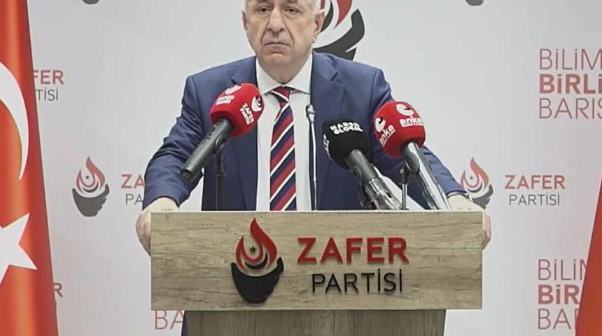 Son dakika… Ümit Özdağ’dan Davutoğlu’na çok konuşulacak 'Süleyman Soylu' çağrısı