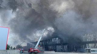 Son dakika: Bursa' da ısı yalıtım fabrikasında yangın çıktı