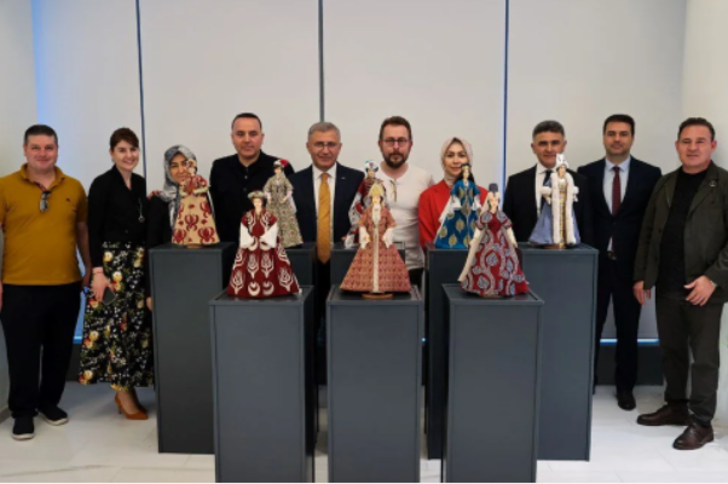 ''Hanım Sultanlar'' sergisi ilk kez New York’ta kapılarını açtı! “Kültürümüzü yansıtan bir çalışmayla beraberiz” G1