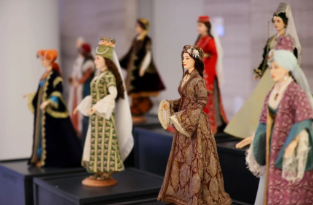 ''Hanım Sultanlar'' sergisi ilk kez New York&rsquo;ta kapılarını a&ccedil;tı! &ldquo;K&uuml;lt&uuml;r&uuml;m&uuml;z&uuml; yansıtan bir &ccedil;alışmayla beraberiz&rdquo;