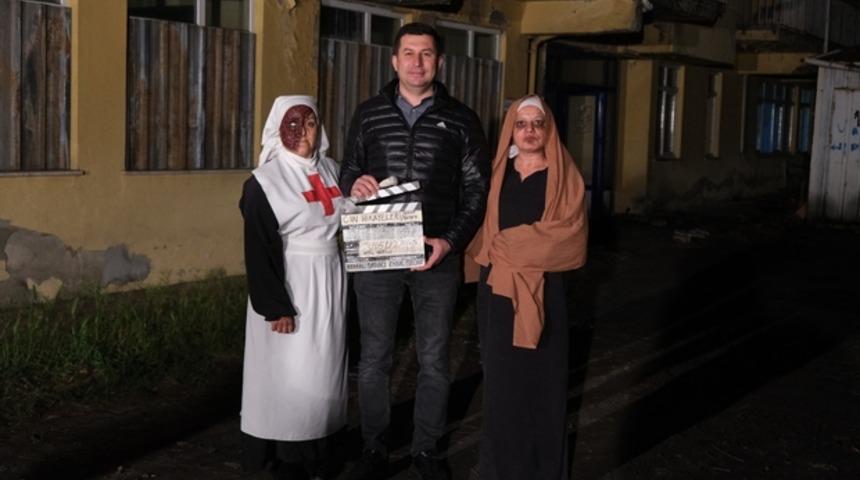 Yönetmen koltuğunda Kemal Danacı’nın oturduğu yerli korku filmi “Cin Hikayeleri: Kayıp Bebek” çekimleri devam ediyor