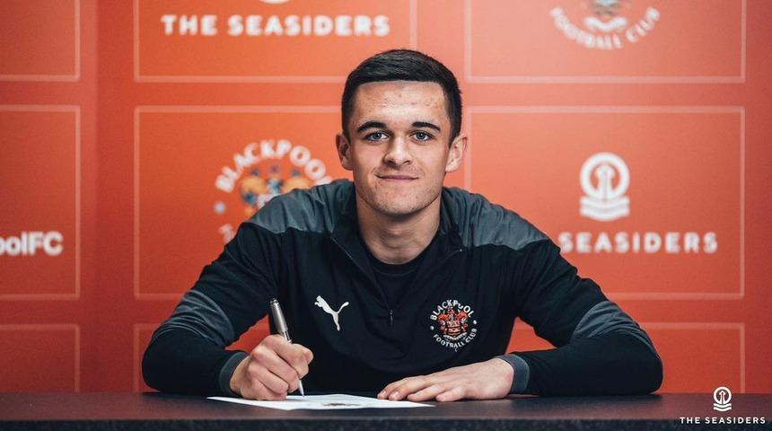 Son dakika: İngiltere'de bir ilk! Blackpool futbolcusu Jake Daniels, eşcinsel olduğunu açıkladı...