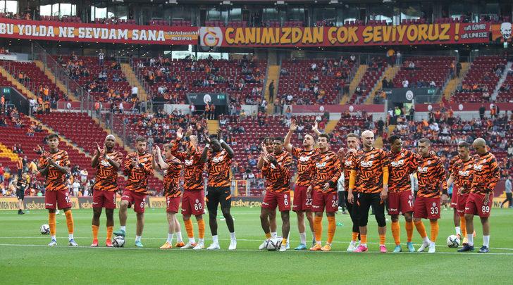 Son dakika: Galatasaray'da büyük kriz çıktı, kaptanlar olayı tatlıya bağladı!