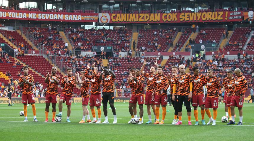 Son dakika: Galatasaray'da büyük kriz çıktı, kaptanlar olayı tatlıya bağladı!