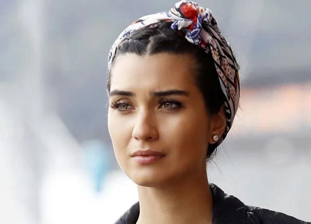 Tuba B&uuml;y&uuml;k&uuml;st&uuml;n'den cesur paylaşım! En doğal haliyle hayran bıraktı! 
