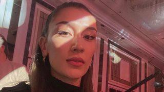 Milli voleybolcu Hande Baladın havuzun içinden poz verdi! Sen şaka olmalısın