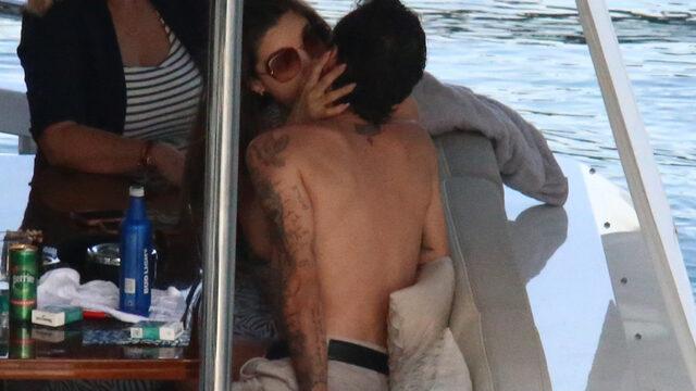 Marc Anthony ve 30 yaş küçük nişanlısı Nadia Ferreira yatta aşka geldi