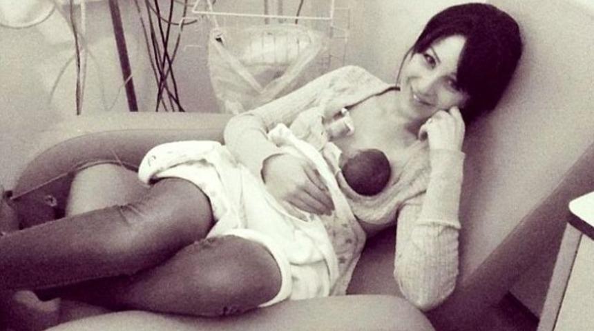 Facebook emzirme fotoğrafını kaldırdı