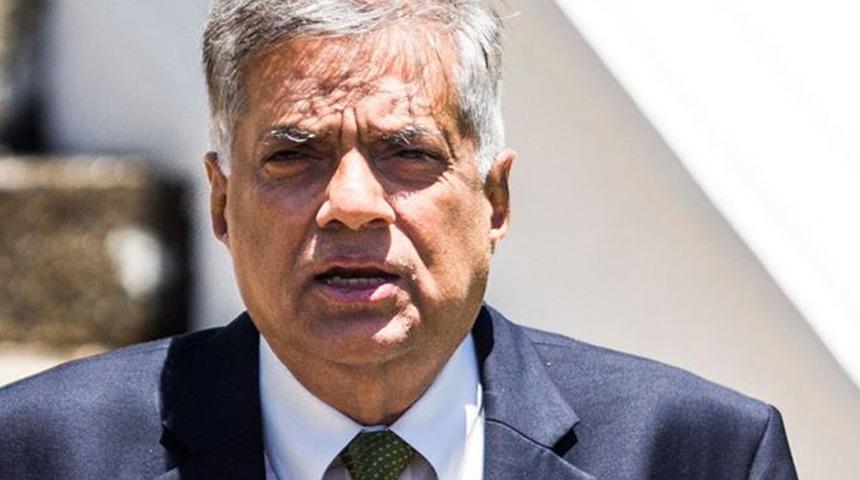 Sri Lanka'da petrol alarmı! ''Bir günlük benzinimiz kaldı'' demişti! Uzun kuyruklar oluştu