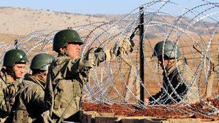 'Hudut Kartalları'ndan geçit yok! Son 4 günde Yunanistan’a kaçmaya çalışan 32 kişi yakalandı