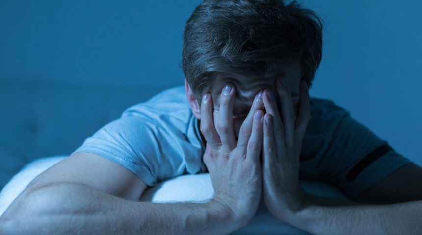 Eş yatakta karısı yerine köpeği bulunca şoke oldu! “Sahibini arıyoruz”