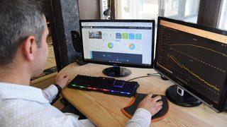 Evde elektriği bedavaya getirdi! Üstüne para alıyor!