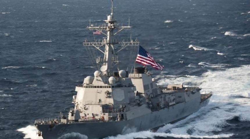 Husiler Kızıldeniz'deki ABD destroyerini hedef aldı