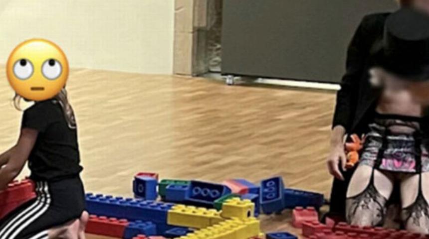 Ebeveynler şaşkın: M&uuml;zedeki &ccedil;ocuk etkinliğinde jartiyerli bir adam! 